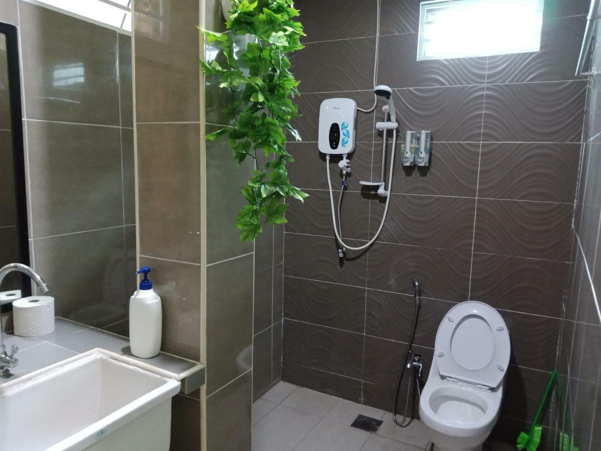 Jazepuri - Jaze 1 Daire Kuching Dış mekan fotoğraf