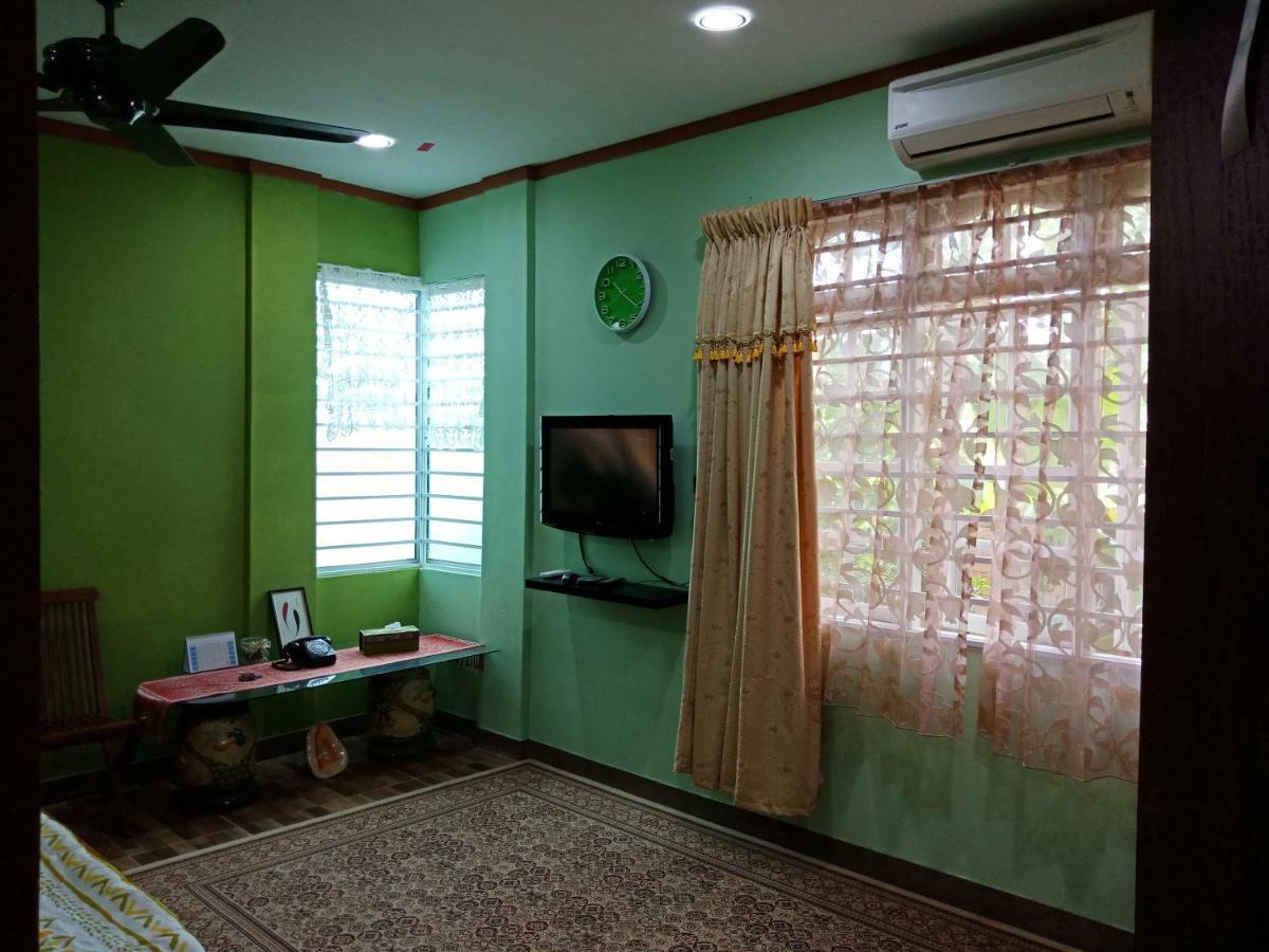 Jazepuri - Jaze 1 Daire Kuching Dış mekan fotoğraf