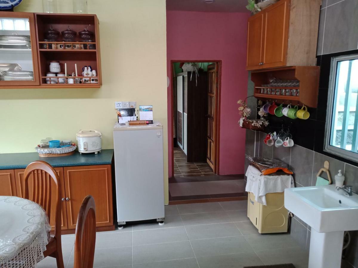 Jazepuri - Jaze 1 Daire Kuching Dış mekan fotoğraf
