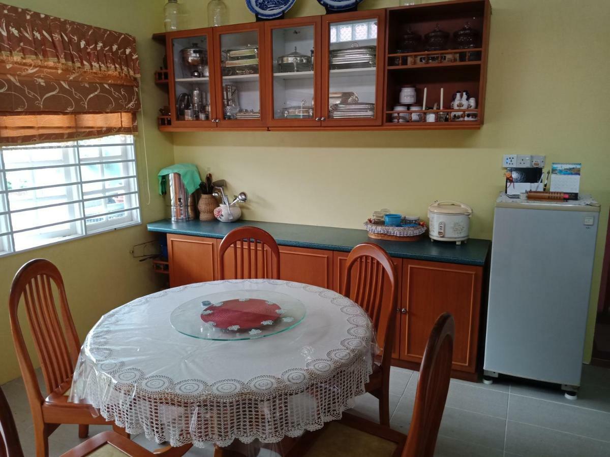 Jazepuri - Jaze 1 Daire Kuching Dış mekan fotoğraf